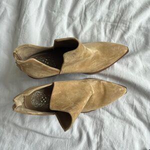 NWOT Vince-camuto Women's Tan and Brown Boots
